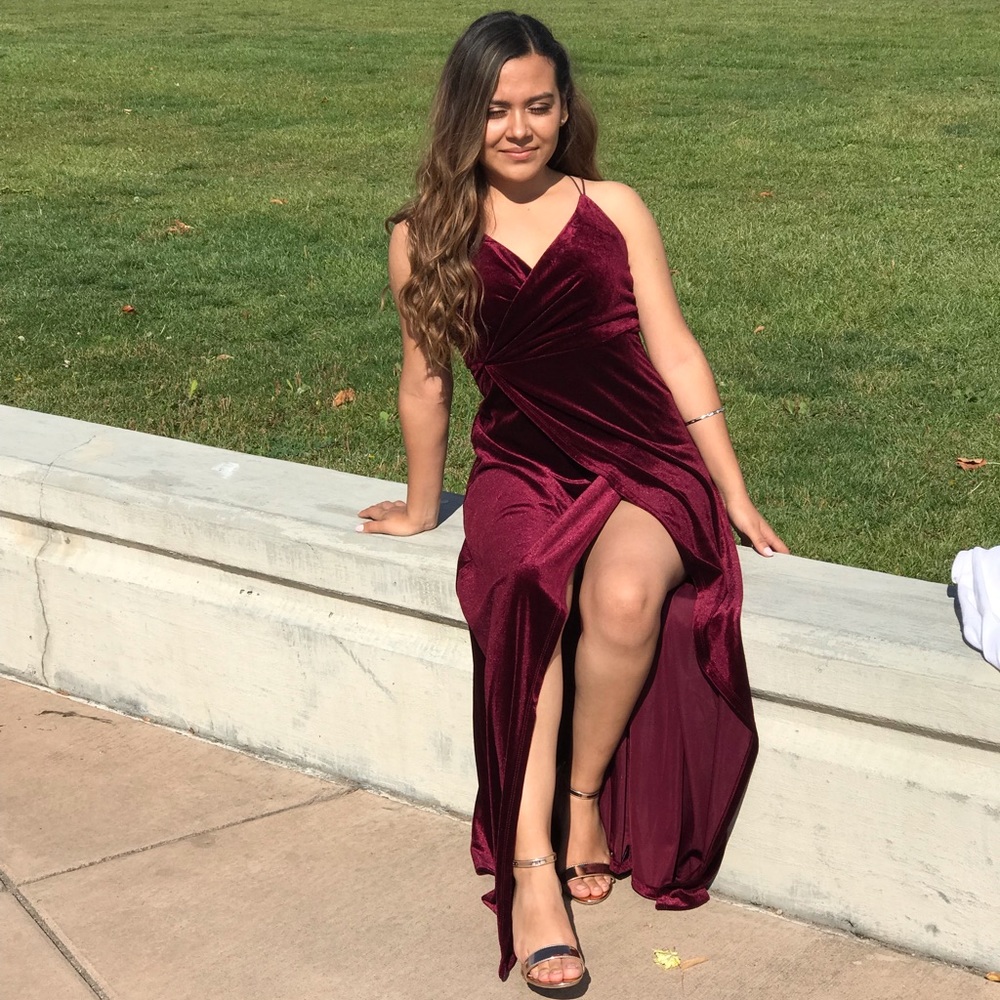 🥀 Long Dress With Slit 🥀